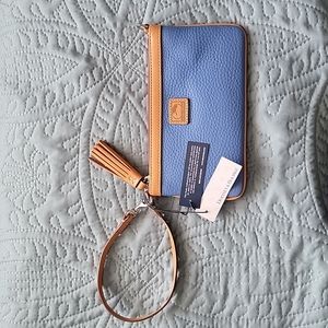 NWT Blue Dooney & Bourke Pebble Grain Large Slim Wrislet